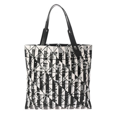 イッセイミヤケ BAOBAO  ブラック/ホワイト 2VG113 塩化ビニール/ポリエステル レディース バッグ 【bag】