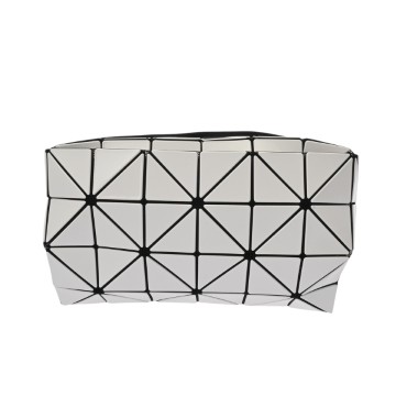イッセイミヤケ BAOBAO CARTON ホワイト BB53AG422 メタリックエナメル レディース バッグ 【中古】【bag】